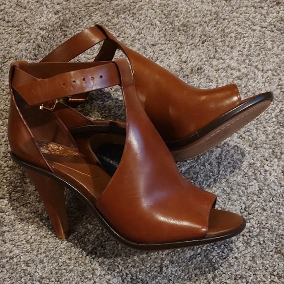 Vince Camuto Tan Leather Peep-Toe Heels - Picture 6 of 8